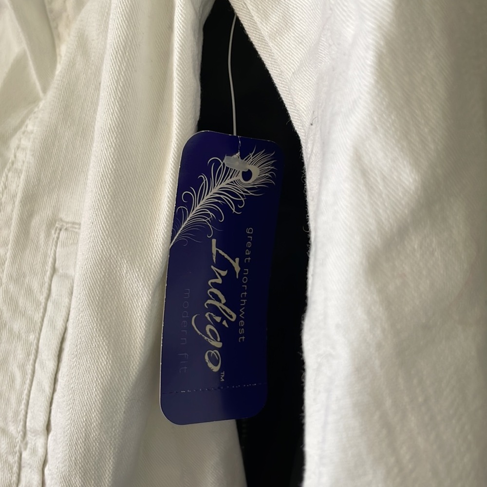 White jean jacket - Picture 3 of 5